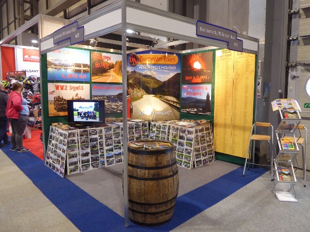 After several hours our stand is ready
